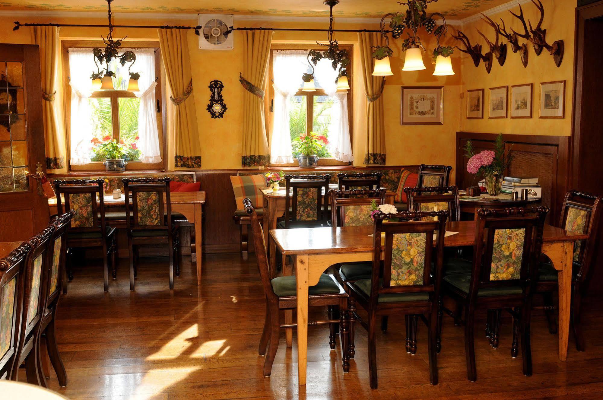 Gasthaus Weingut Stahl Oberwesel Exterior foto